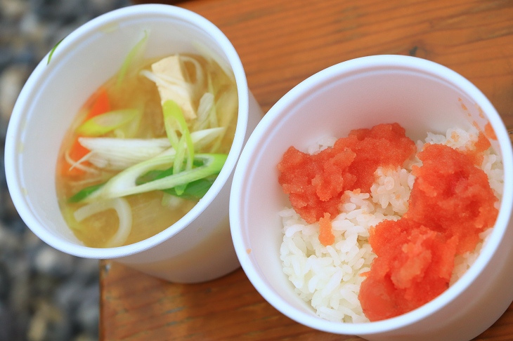 鹿部のエイドではたらこご飯が用意されていました こちらは載せ放題