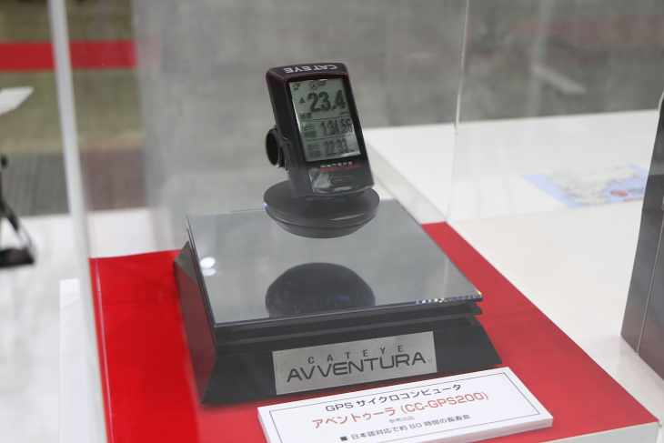 新型のGPS搭載サイクルコンピューター、AVVENTURA(アベントゥーラ)を参考出品