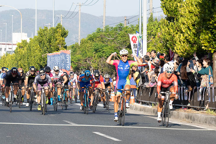 市民レース50kmフォーティで5連覇を達成した白鳥興寛(ARCC)が