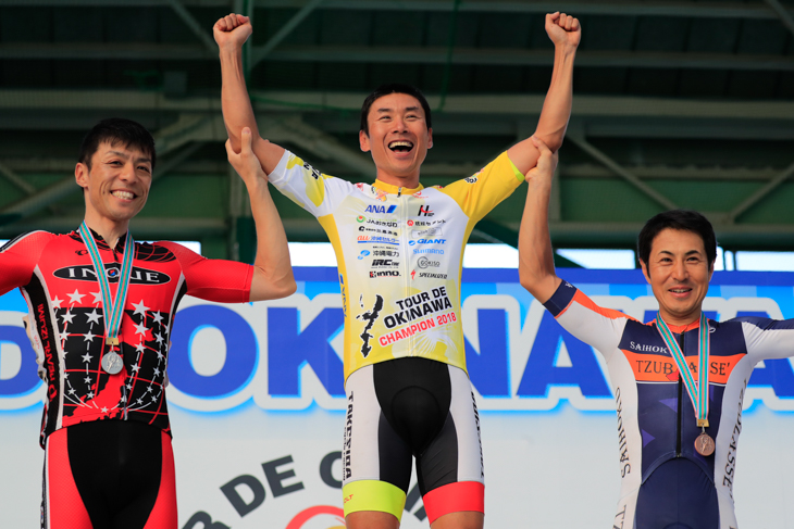 市民100kmオーバー40優勝の宿谷英男(竹芝サイクルレーシング)