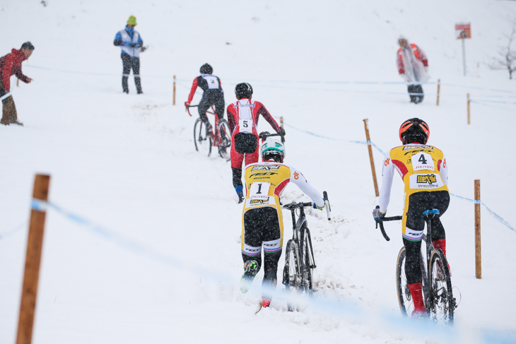 男子U23 ライバルに先行を許す織田聖(弱虫ペダルサイクリングチーム)