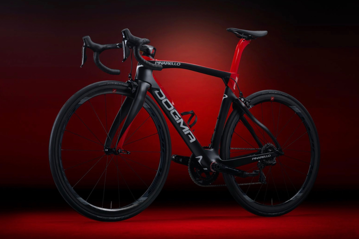 ピナレロ DOGMA F12(URANUS Black/Red、完成車イメージ)
