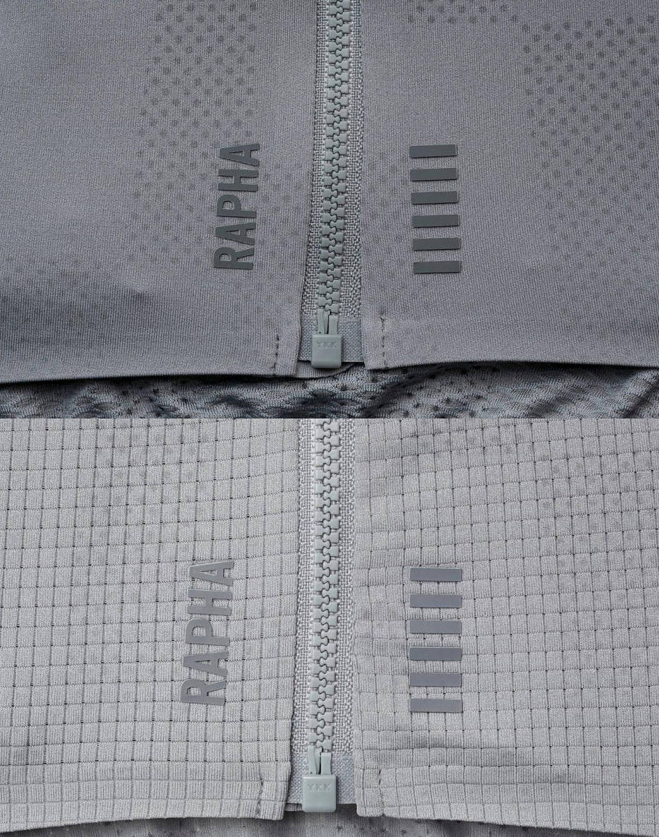 フロントパネルの素材の違い (上)MIDWEIGHT JERSEY、(下)FLYWEIGHT JERSEY