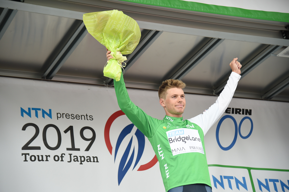 エイデン・トゥーペイ(チーム・ブリッジレーン)が個人総合首位