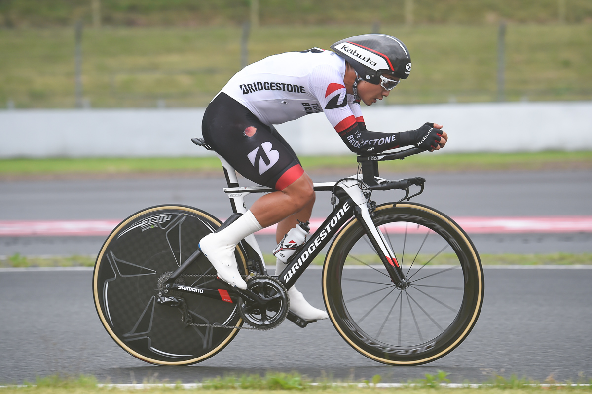 昨年優勝の窪木一茂(チームブリヂストンサイクリング)は、落車で大きく遅れた