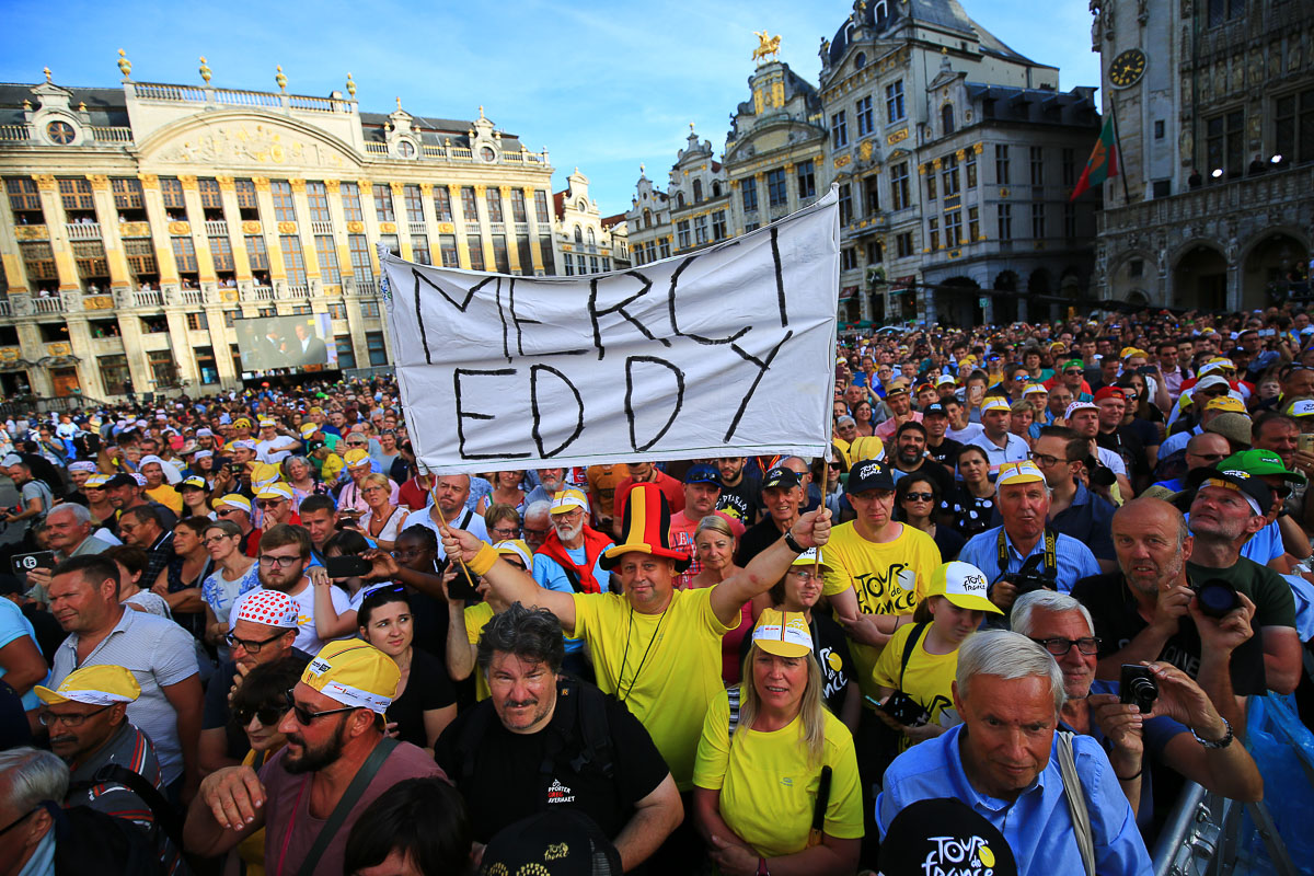 MERCI EDDY!開幕地となったグランプラスには大勢の観衆が詰めかけた