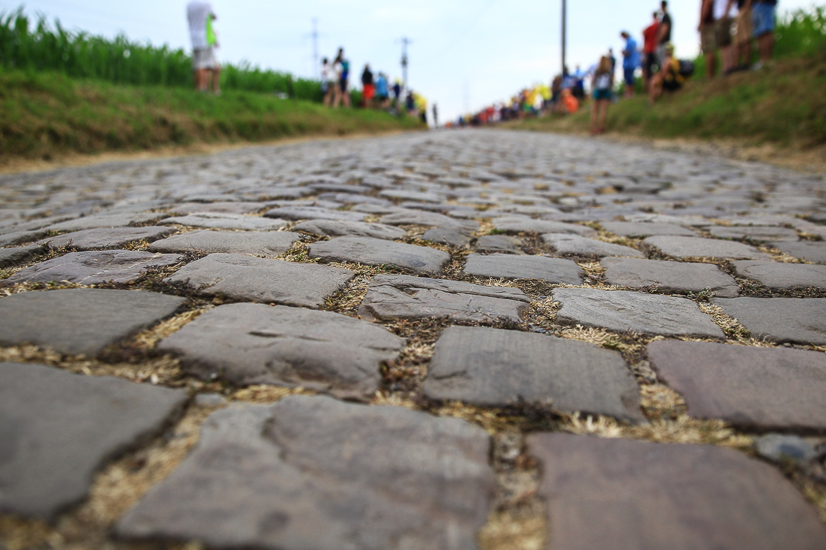 2kmのパヴェは優しくはない