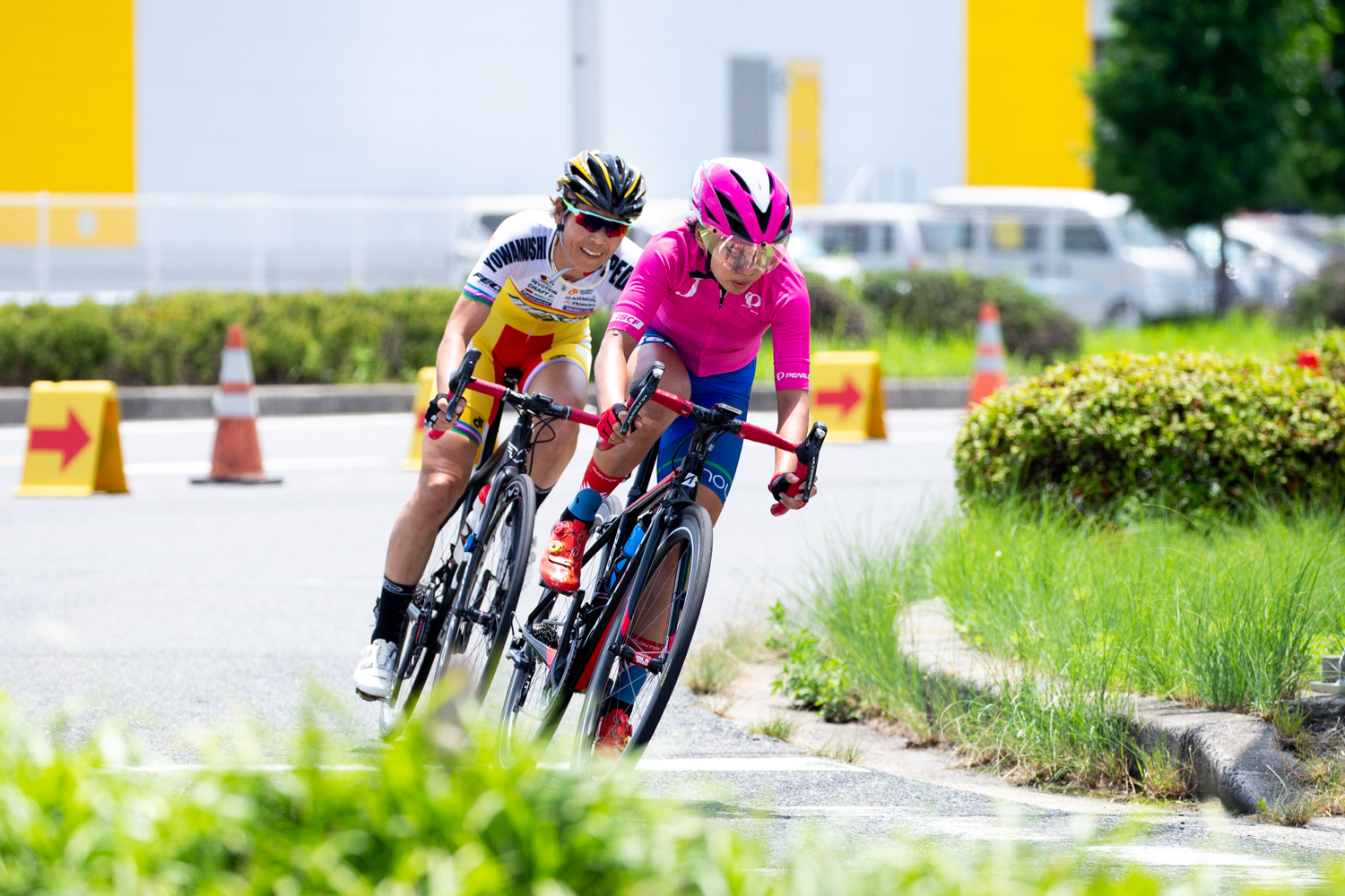 女子 伊藤優以(Team ZERO UNO FRONTIER)と唐見実世子(弱虫ペダルサイクリングチーム)の2人が7周目に抜け出す