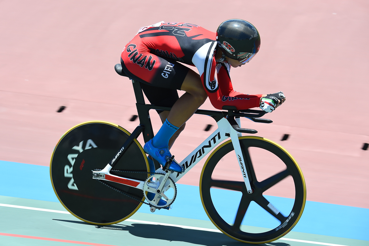 男子3kmインディビデュアル・パーシュート予選1位 安達光伸(岐南工業高校) 3分28秒913