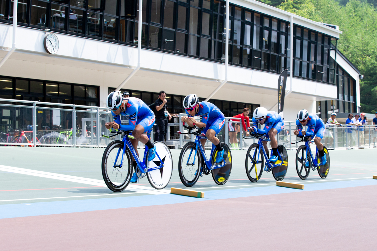 男子4kmチーム・パーシュート優勝 TRACK TEAM AISAN