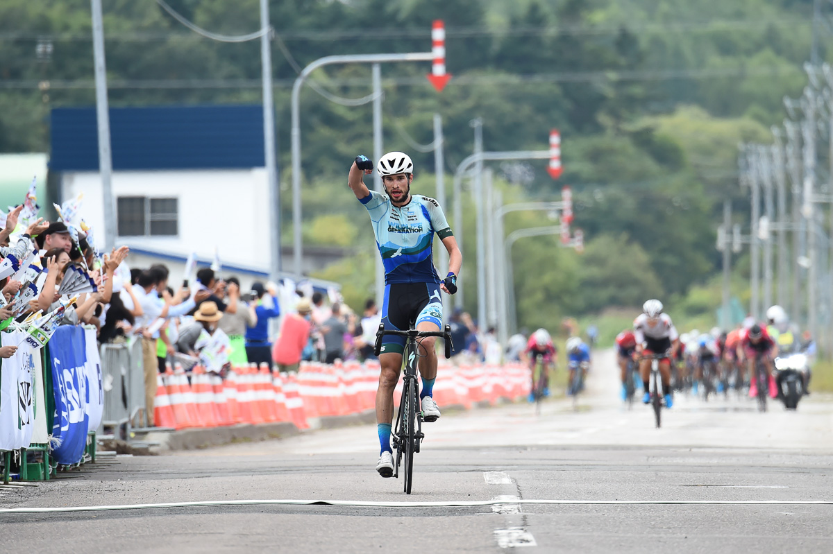 スティーブン・バセット(ワイルドライフジェネレーション・プロサイクリングP/BMAXXIS)がステージ優勝