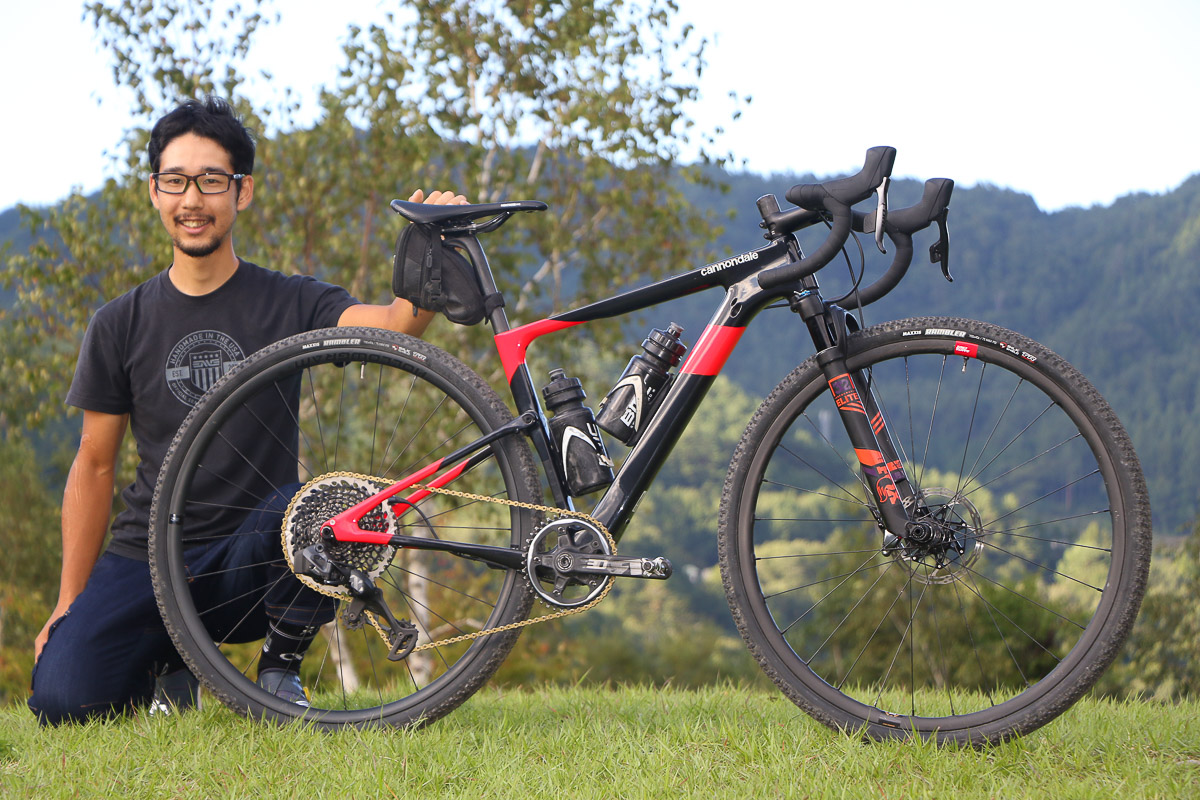 グラベル100kmに優勝した岡理裕(バイシクルわたなべ浜松)FサスをインストールしたキャノンデールTOPSTEONEに乗る