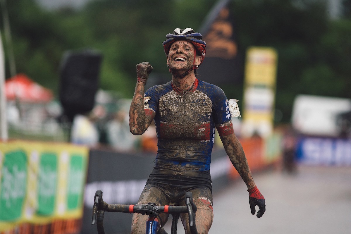 独走で勝利したカテリーナ・ナッシュ(チェコ、クリフレーシングチーム)