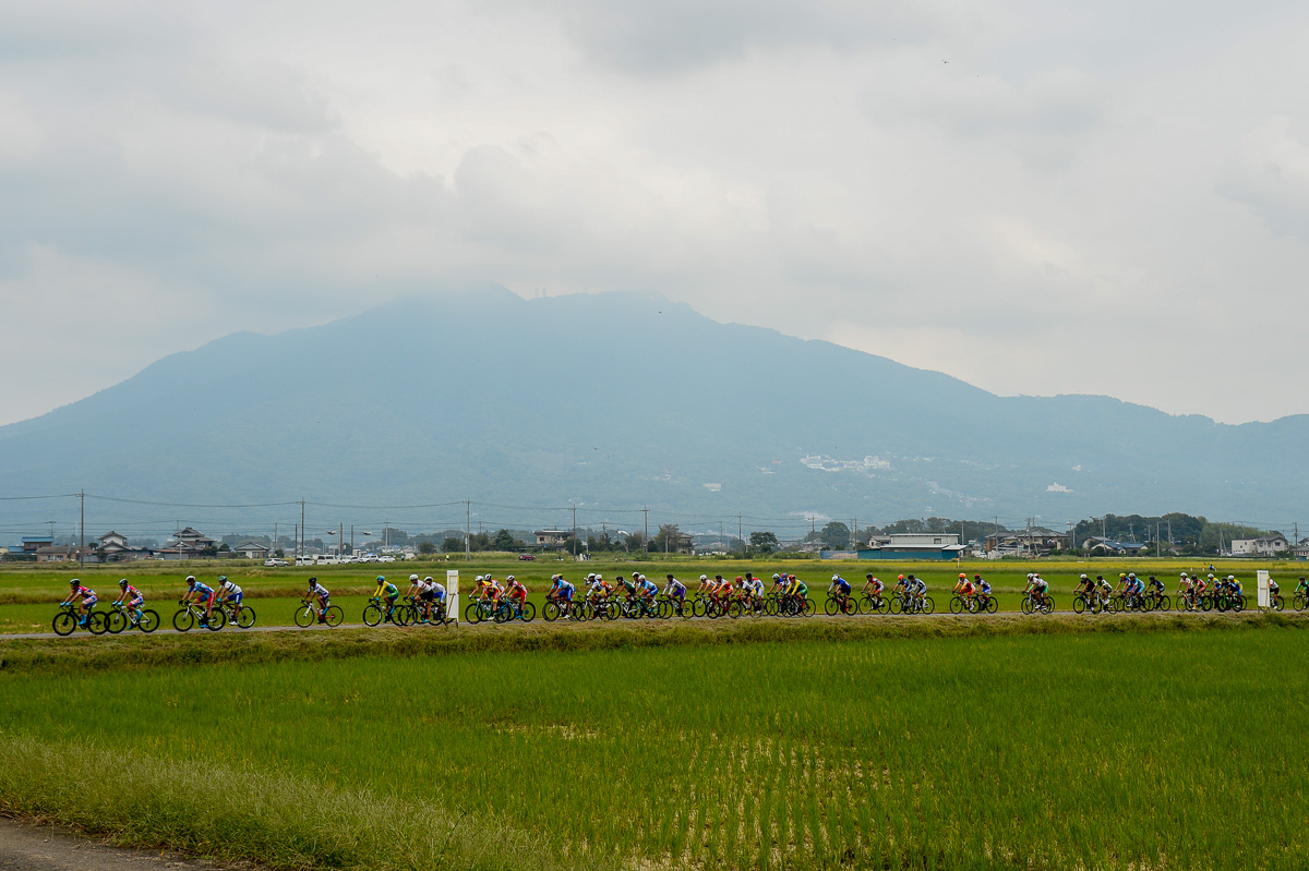 雲が多い1日 筑波山は姿をはっきり見せず