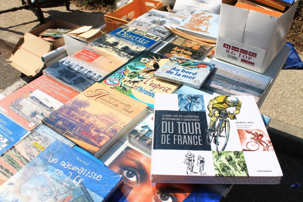 ツール・ド・フランスの本。誰か買ったかな?