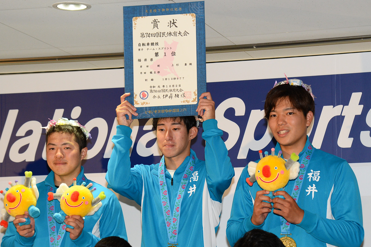 男子チームスプリント 2連覇を達成した福井県チーム