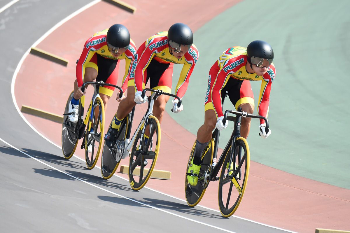 男子チームスプリント決勝 連覇達成の福井県(岸田、上杉、市田)
