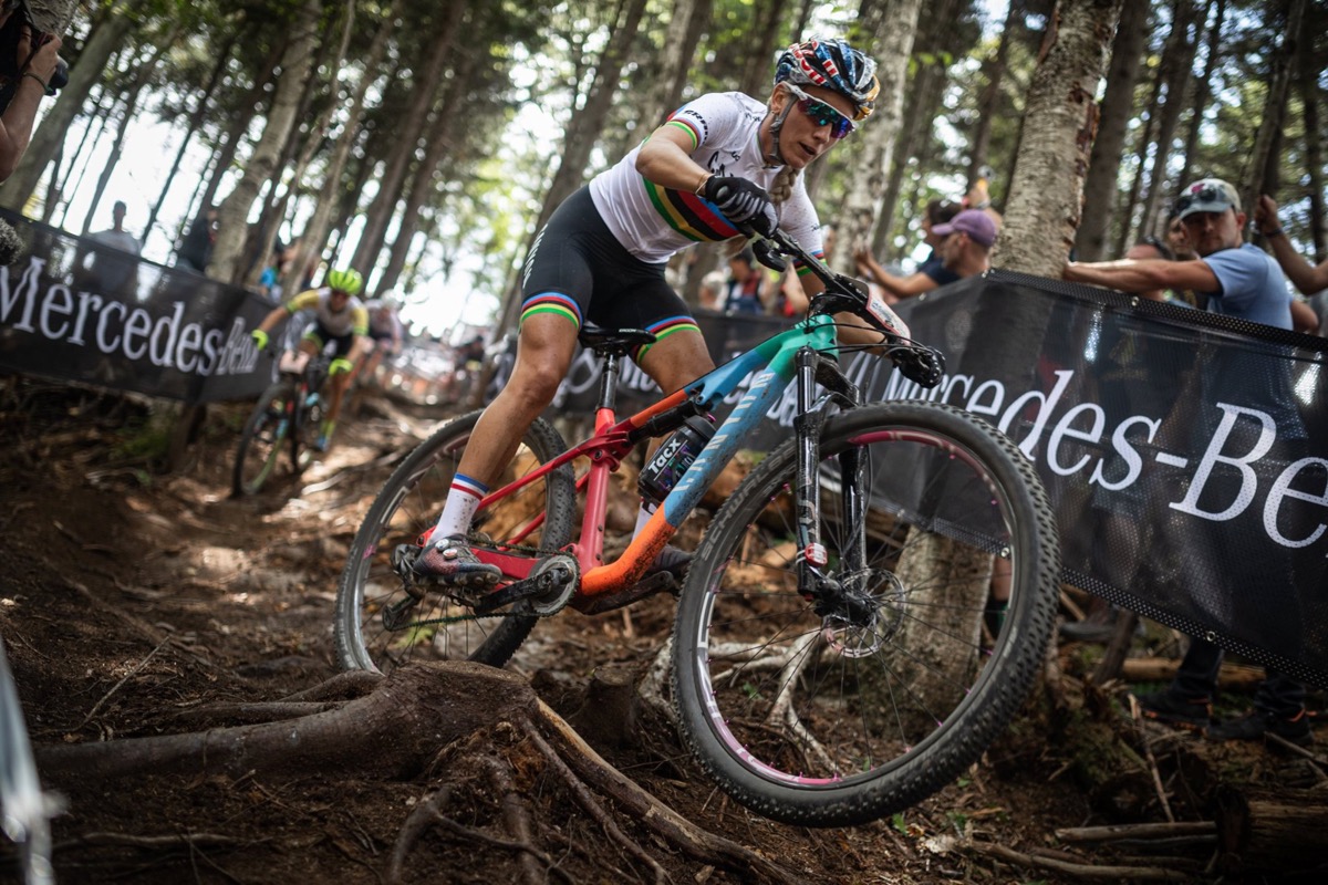 XCOとマラソンでダブル世界王者に輝いたポリーヌ・フェランプレヴォ(フランス)
