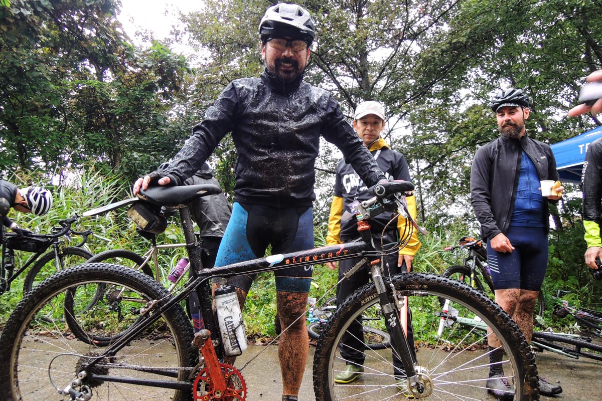 懐かしいスリングショットのバイクで走った参加者も!