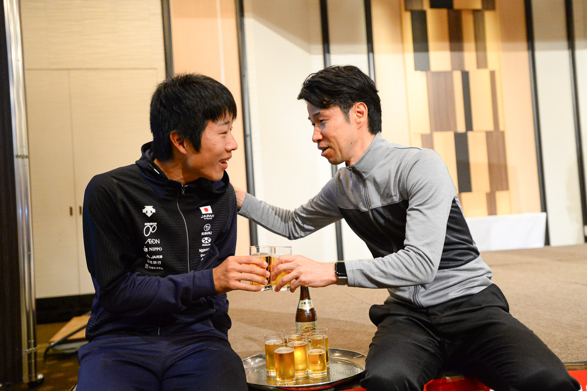 今年の居酒屋栗村最初のお客はU23期待の星・松田祥位(日本ナショナルチーム)