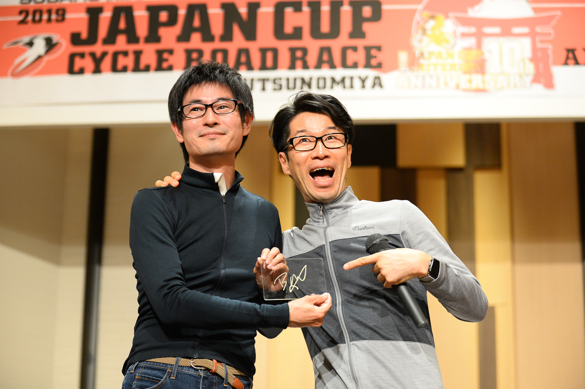 ジャパンカップ優勝のバウケ・モレマ(トレック・セガフレード)のサインプレート