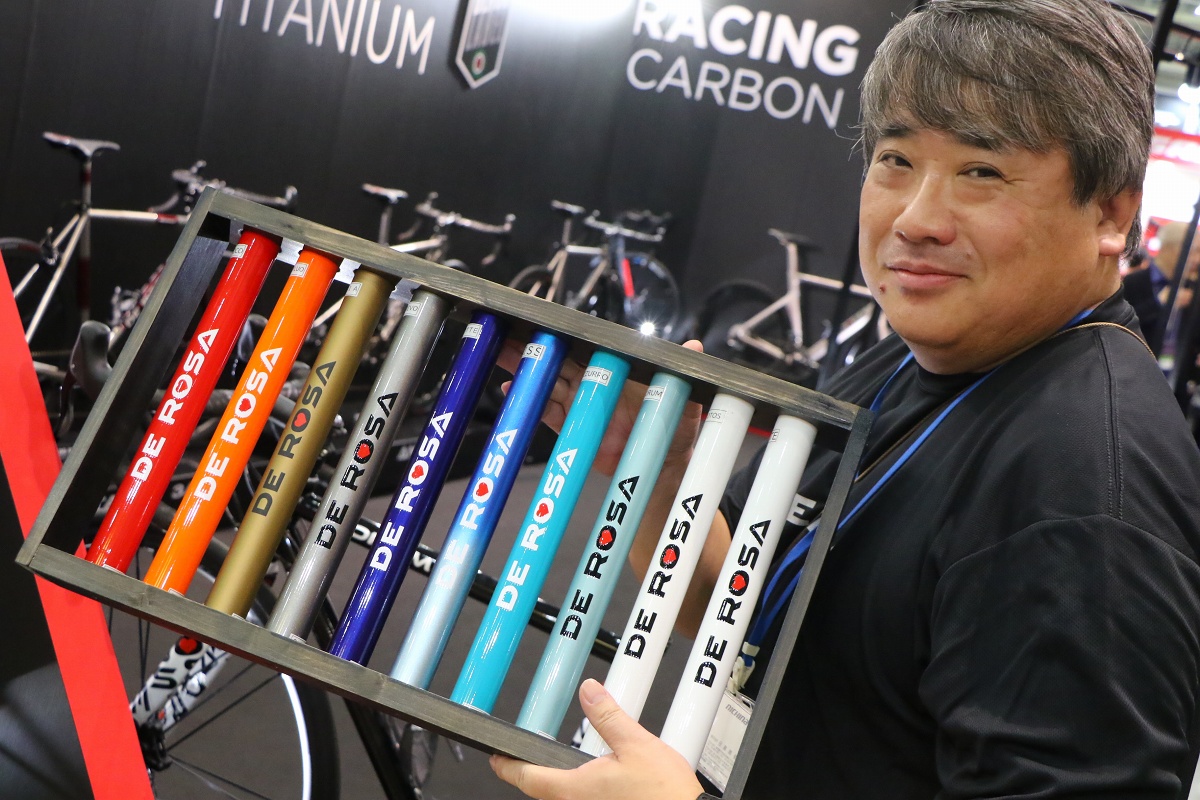 ブラックラベルのカラーサンプルが展示されていた より分かりやすくなるという