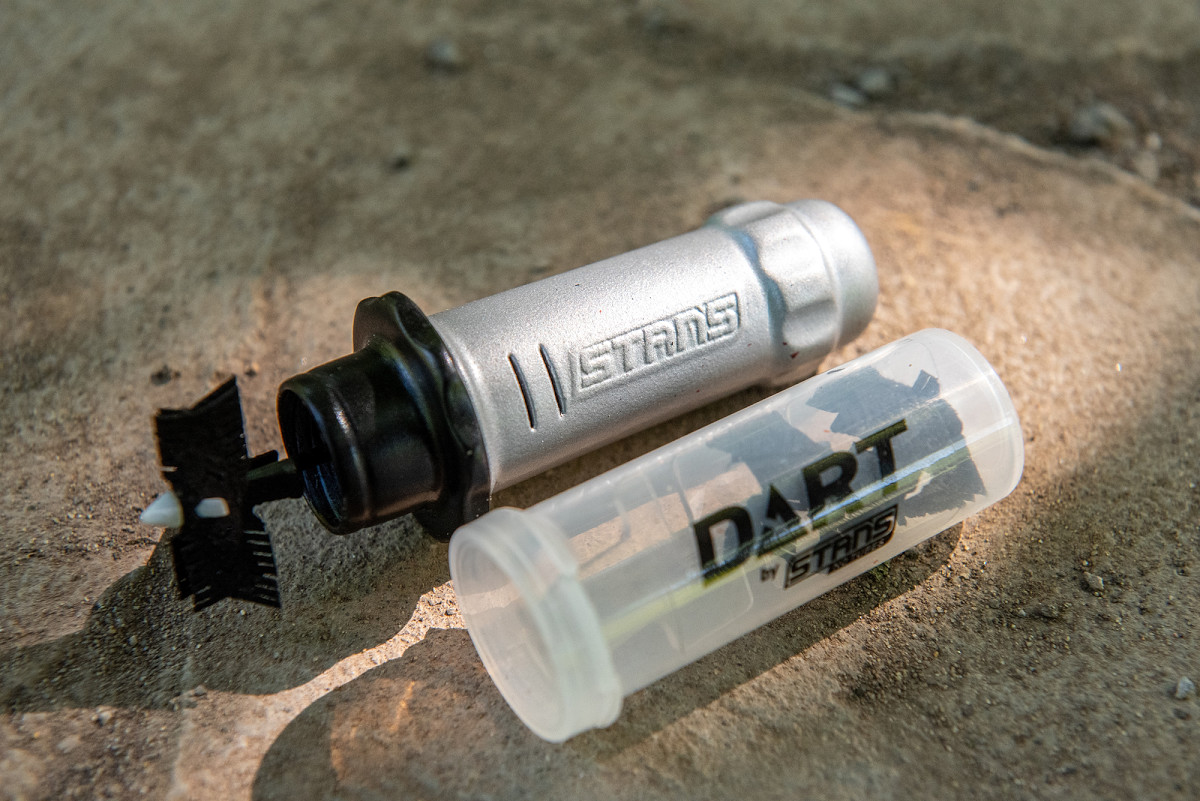 スタンズ・ノーチューブス DART TOOL&DART Refill Kit