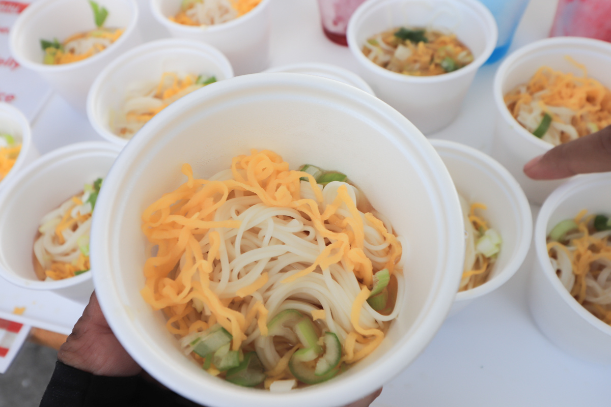 冷たいそうめんにシークワーサーを絞って食べればたまらない!