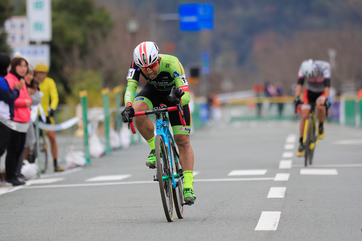 男子マスターズ 50-59 3位は浅井 秀樹(SNEL CYCLOCROSS TEAM)