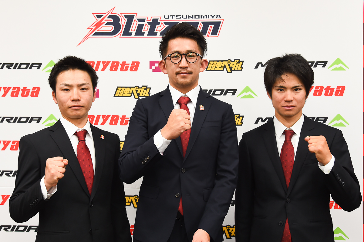 新加入の3選手 左から、中村魁斗、大久保陣、西村大輝
