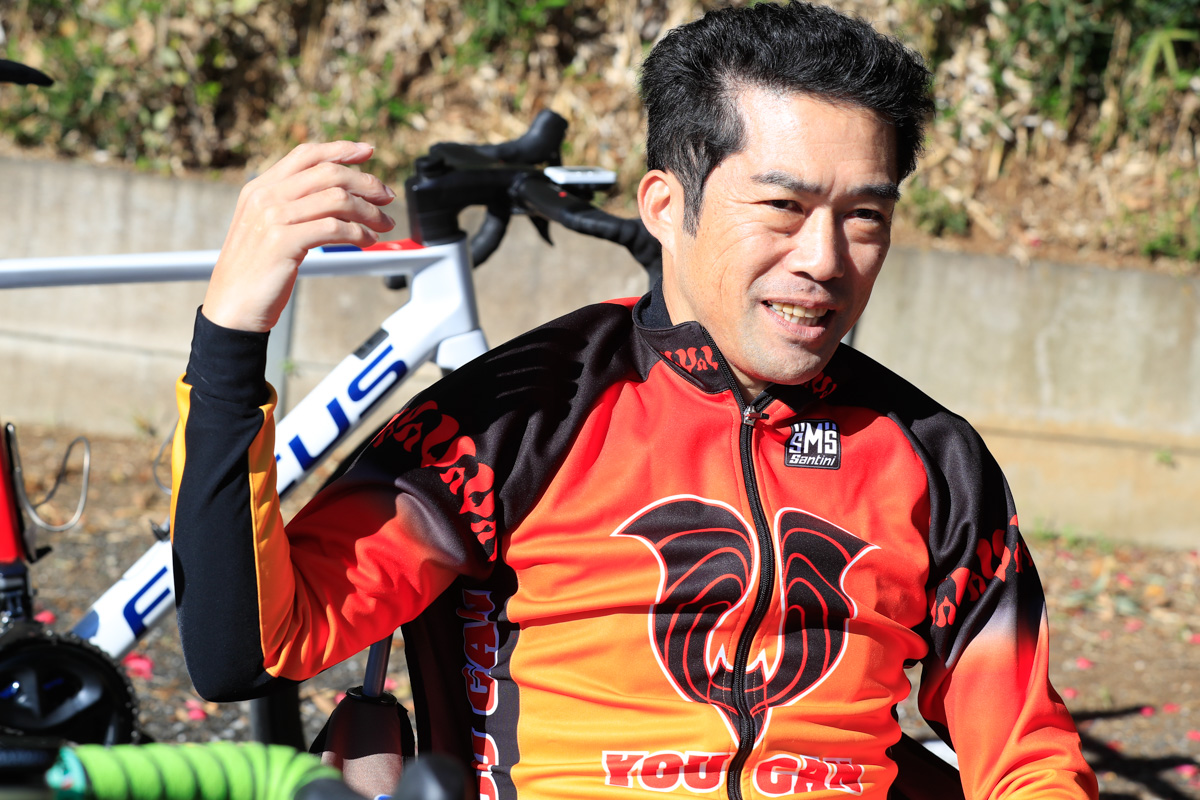「最近は真っ黒なバイクばかりだから、カラーリングも魅力だよね」 実はシルバーが欲しかった流郷店長