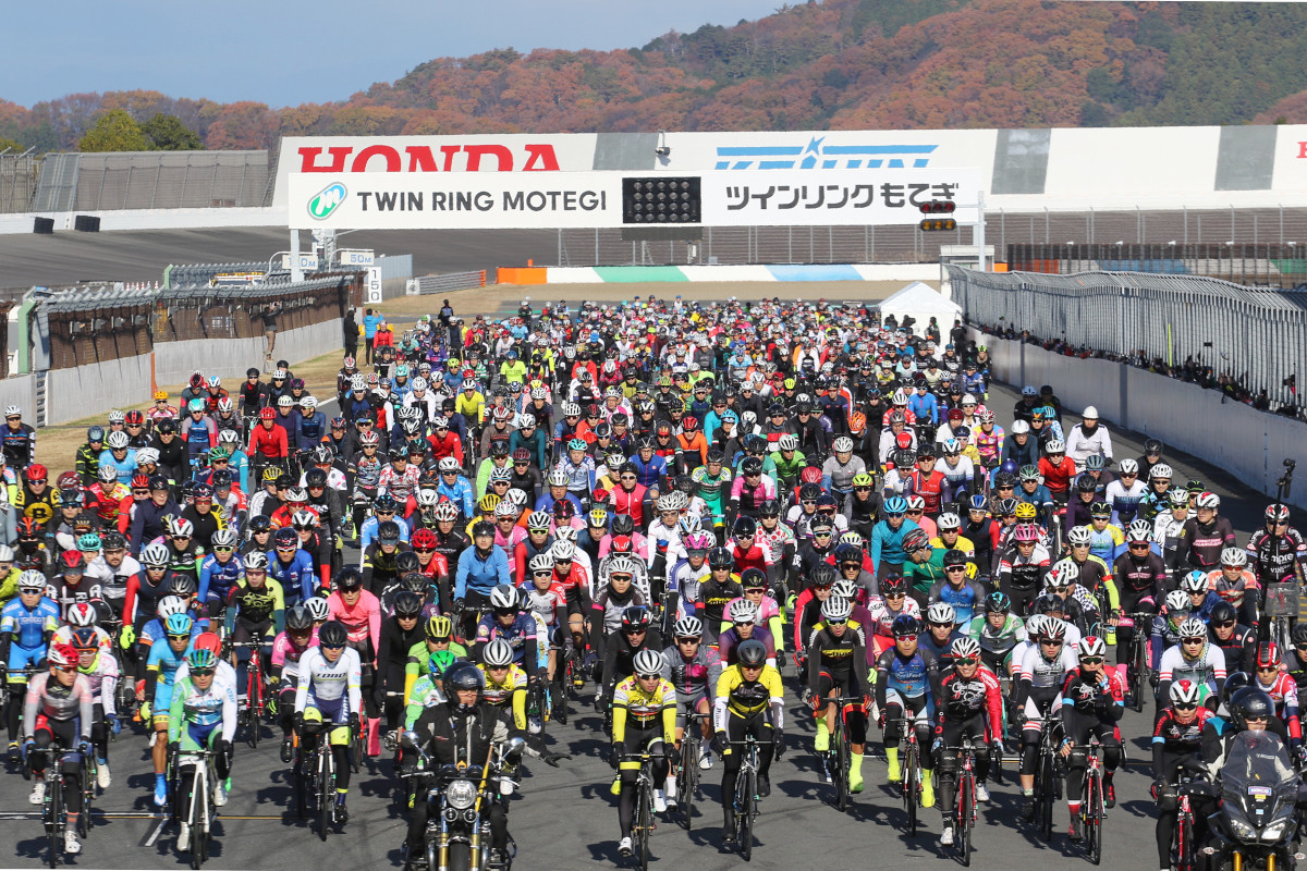 心地よい秋晴れに恵まれたもてぎ7時間エンデューロ