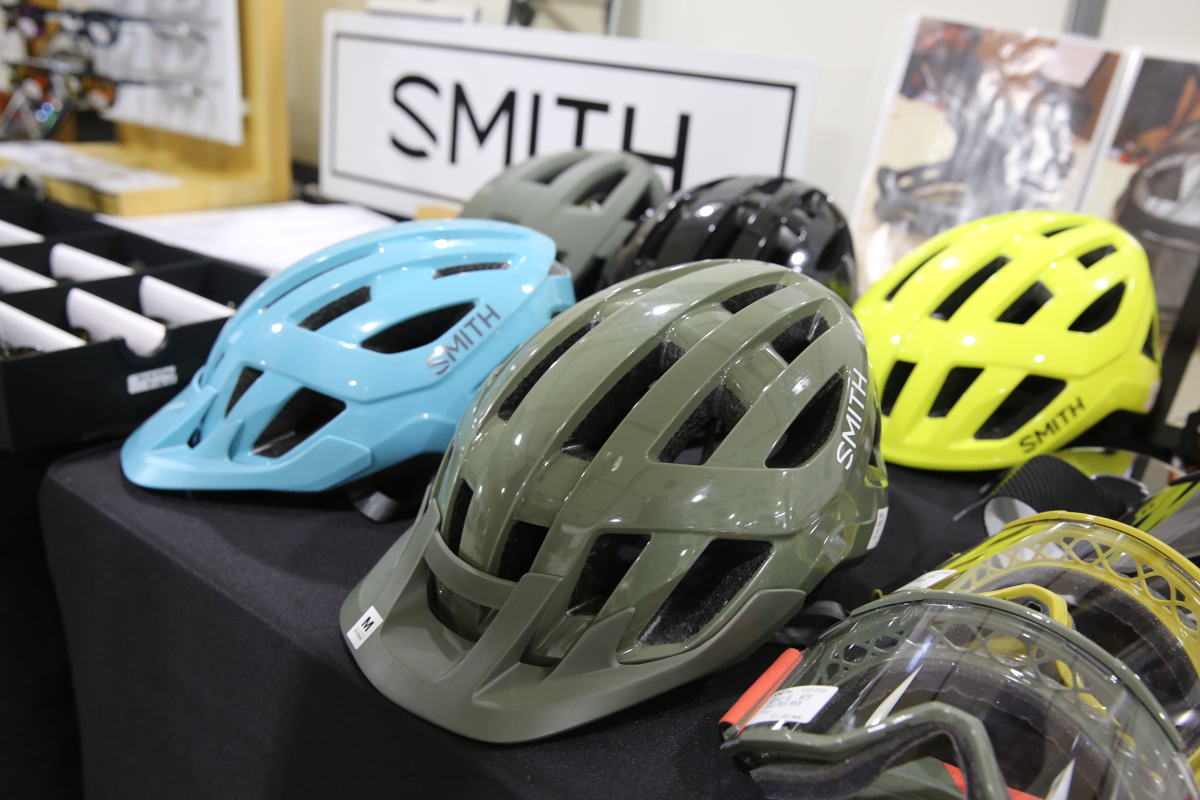 スミスのMTBヘルメット Convoy(コンボイ)