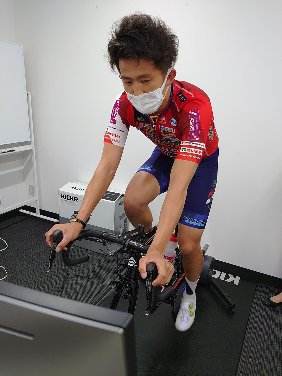 宇都宮ブリッツェン主催のオンライン・グループライドに参加する大久保陣(チーム公式SNSより)