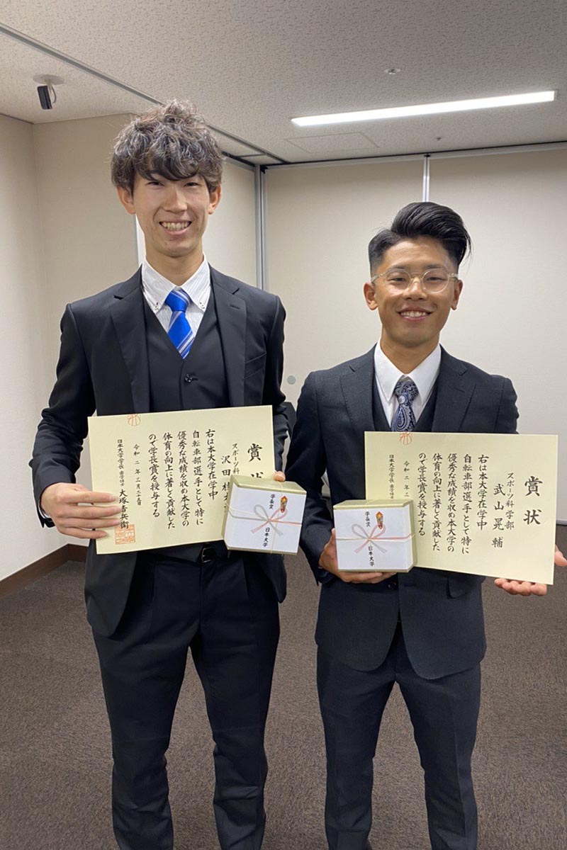 3月に日本大学を卒業した武山晃輔(写真右)同じ大学の沢田桂太郎(チームブリヂストンサイクリング)と