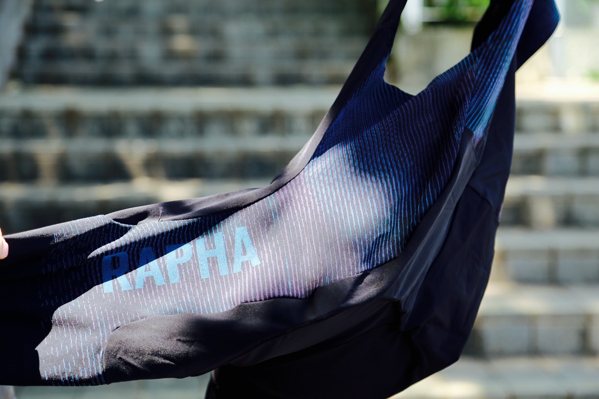 Rapha Pro Teamパワーウィーブビブショーツ(Blue/Hi-Vis Pink)