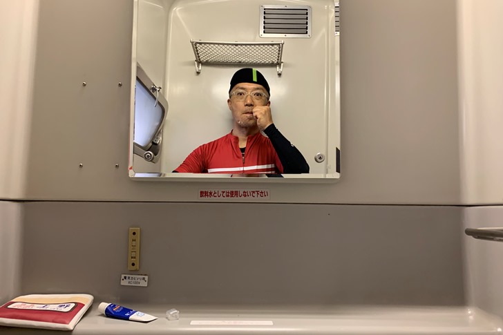 大垣到着前に洗面所で洗顔&歯みがきもMLながらでのルーティーンとなっております