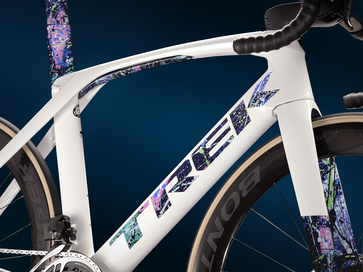 Madone SLR(Abstract)