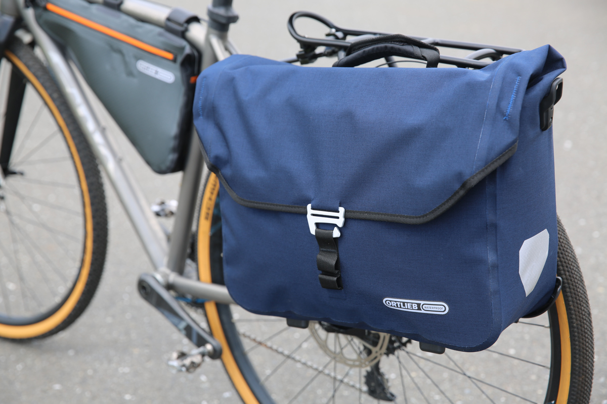 オルトリーブ ダウンタウン2 QL3.1 をバイクラックRACK3で取り付けた状態