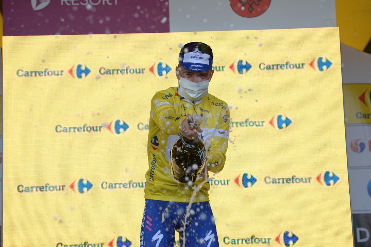 2位に2分近い差をつけて総合首位に立ったレムコ・エヴェネプール(ベルギー、ドゥクーニンク・クイックステップ)