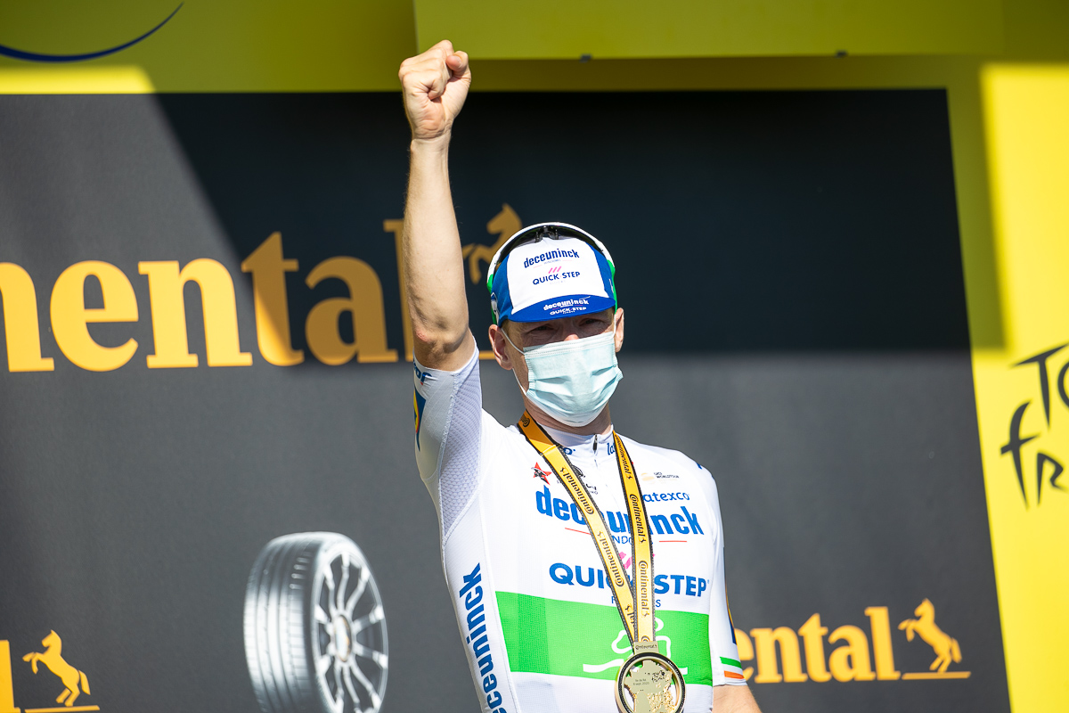 ステージ勝利を喜ぶサム・ベネット(アイルランド、ドゥクーニンク・クイックステップ)