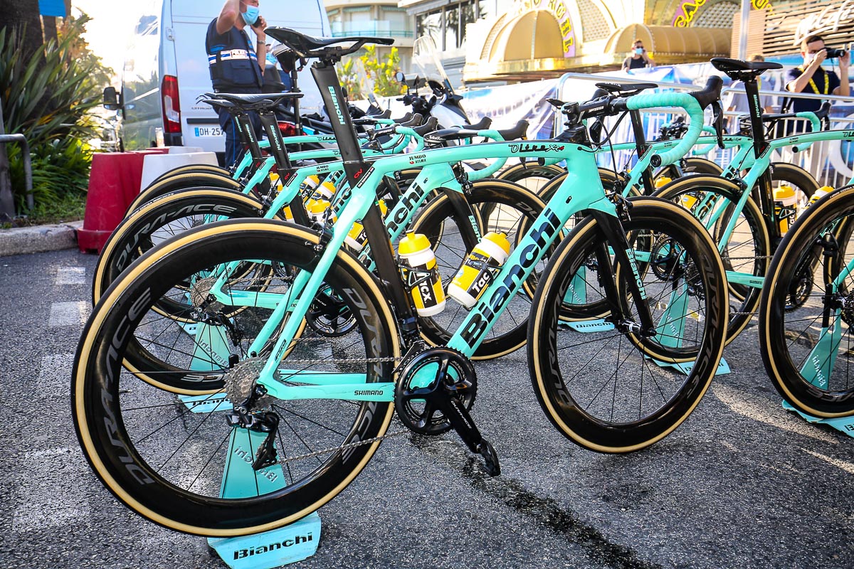 トム・デュムラン(ベルギー、ユンボ・ヴィスマ)のOLTRE XR4(平坦仕様)