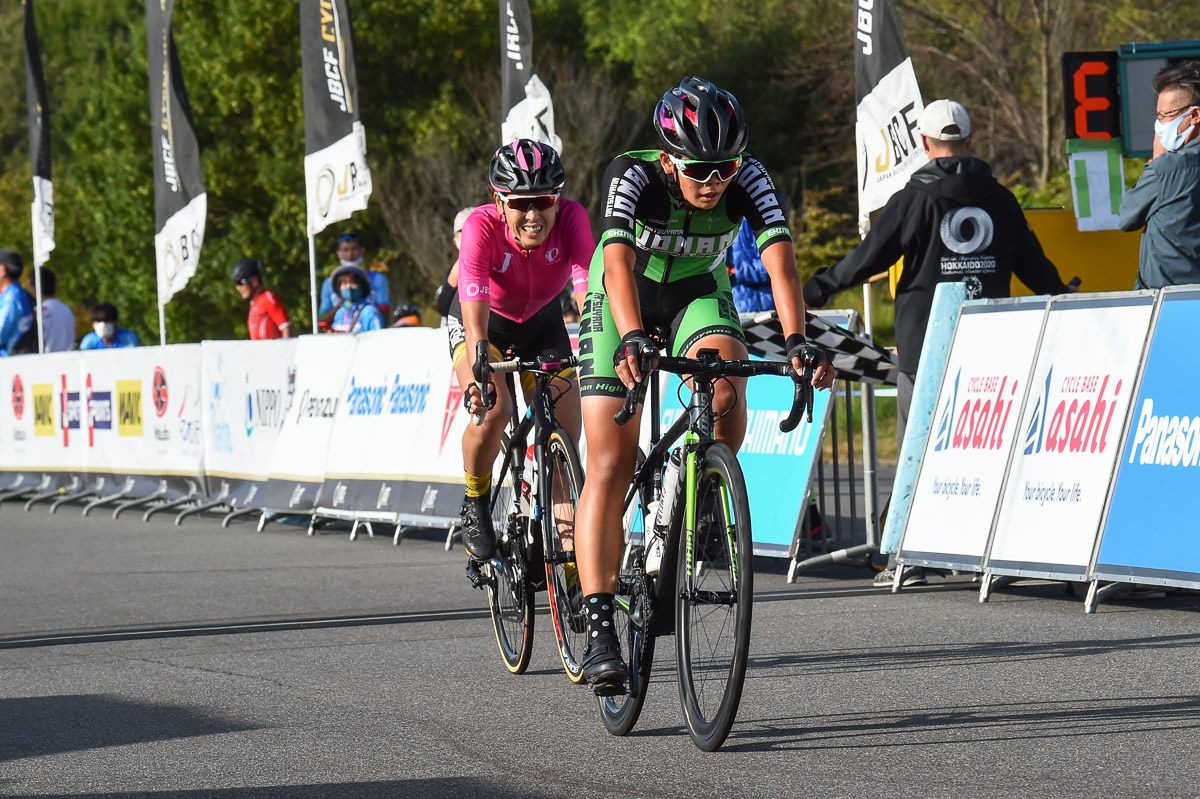 女子 垣田真穂(松山城南高等学校自転車競技部)が優勝