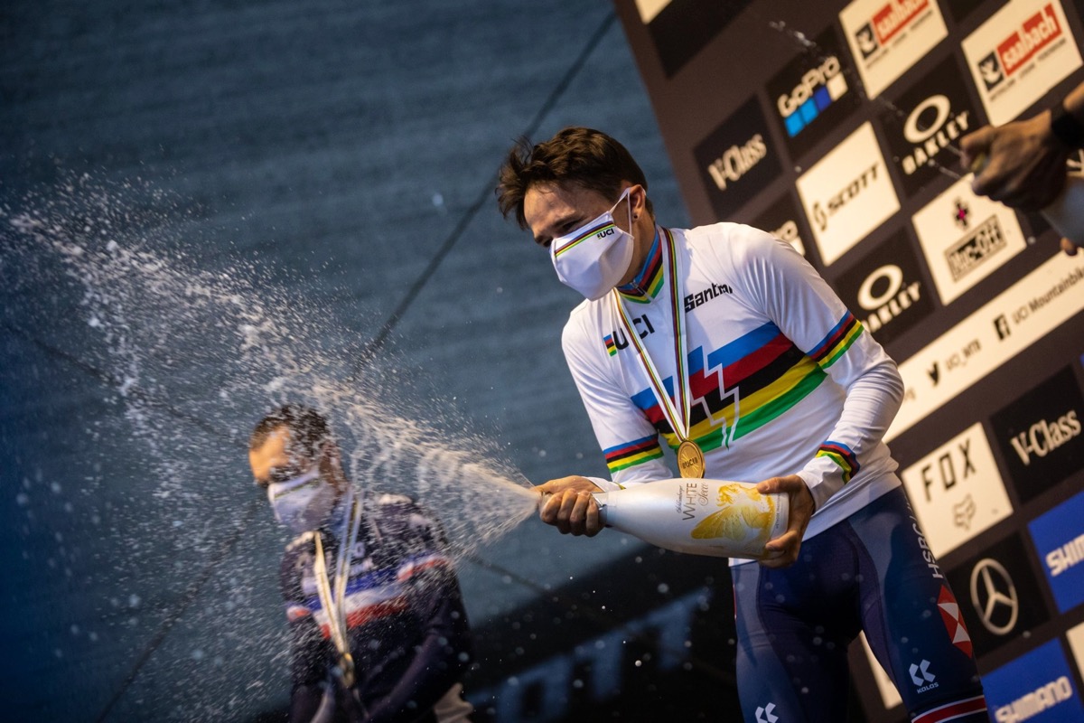 E-MTB男子 自身4枚目のアルカンシエルを射止めたトーマス・ピドコック(イギリス)
