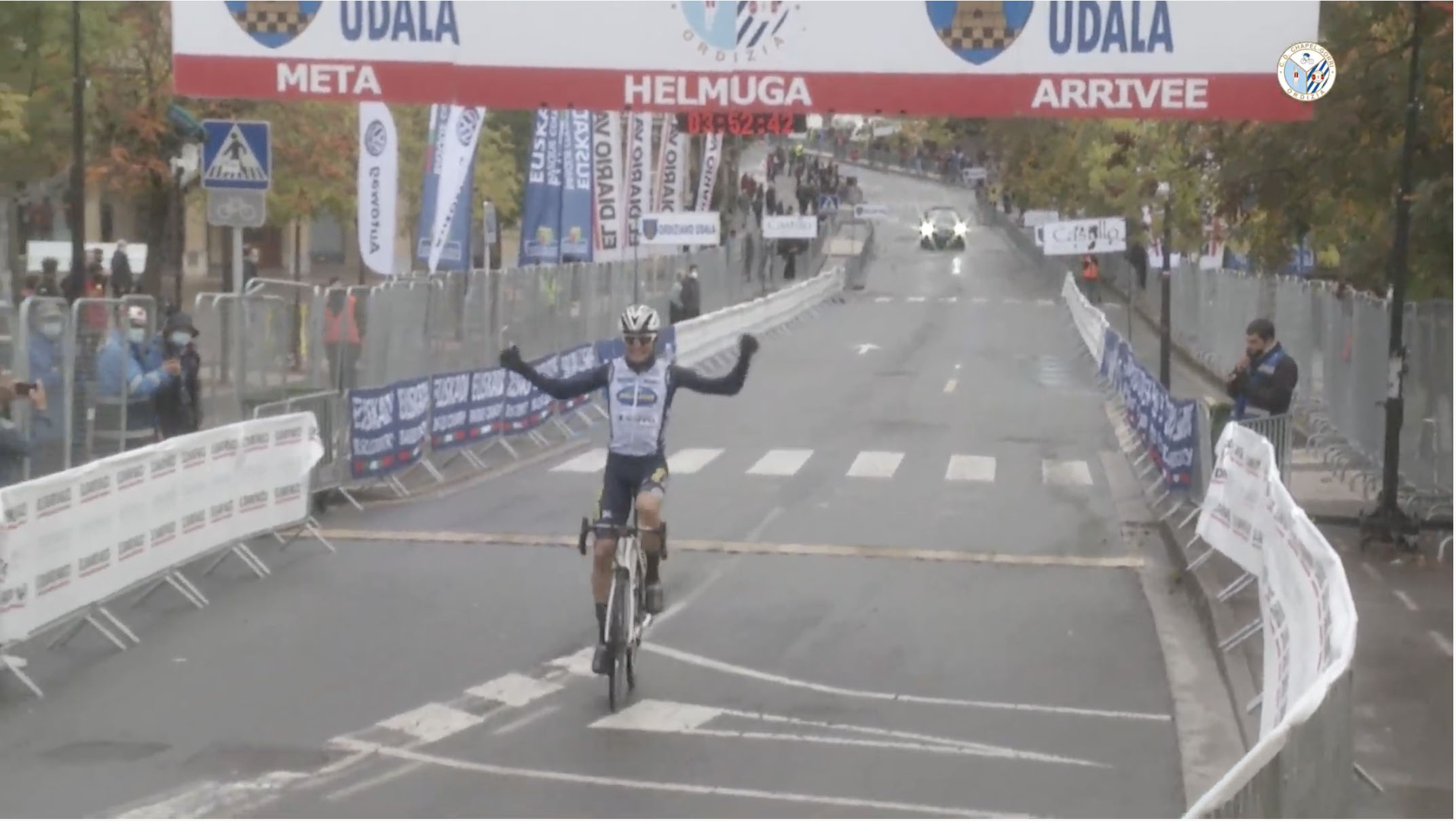 終盤独走したサイモン・カー(NIPPO・デルコ・ワンプロヴァンス)が優勝