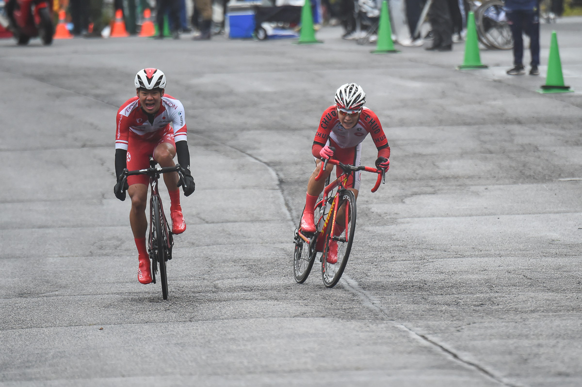 留目夕陽(JCF強化選手)と尾形尚彦(中央大学)のスプリント勝負