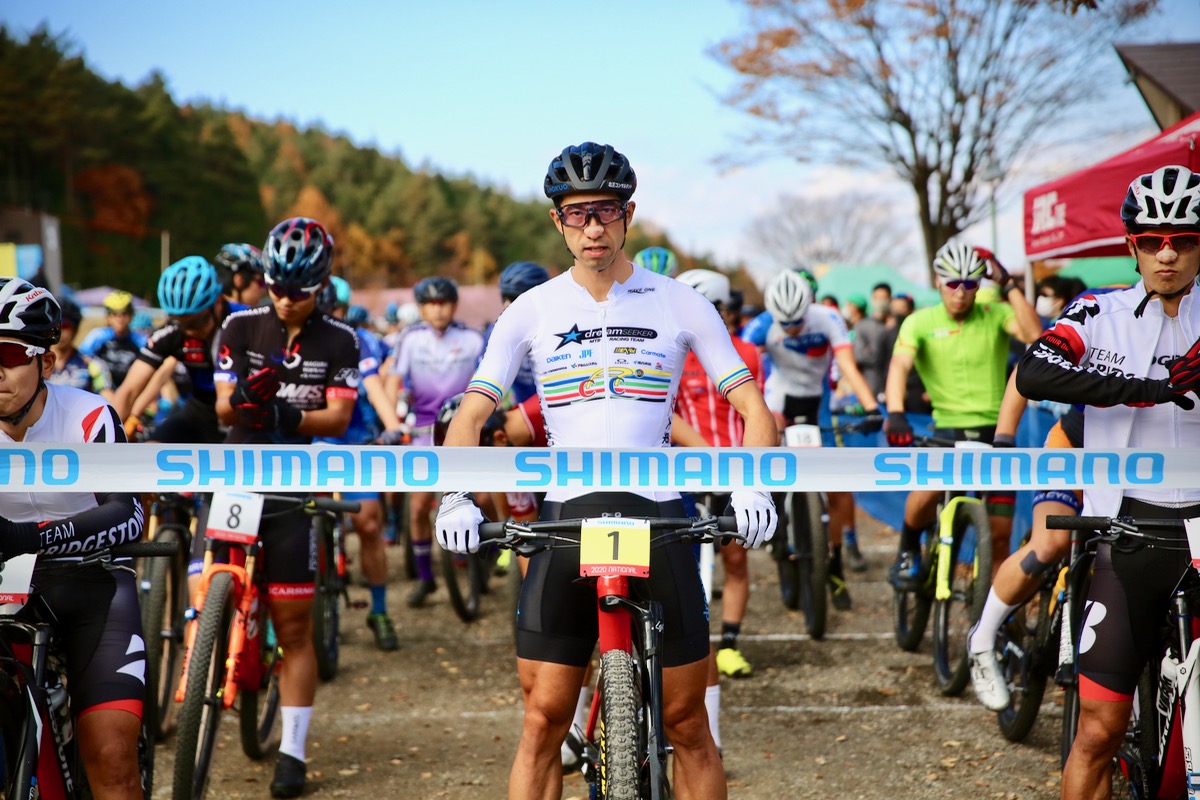 最前列に並んだ山本幸平(DREAM SEEKER MTB RACING TEAM)