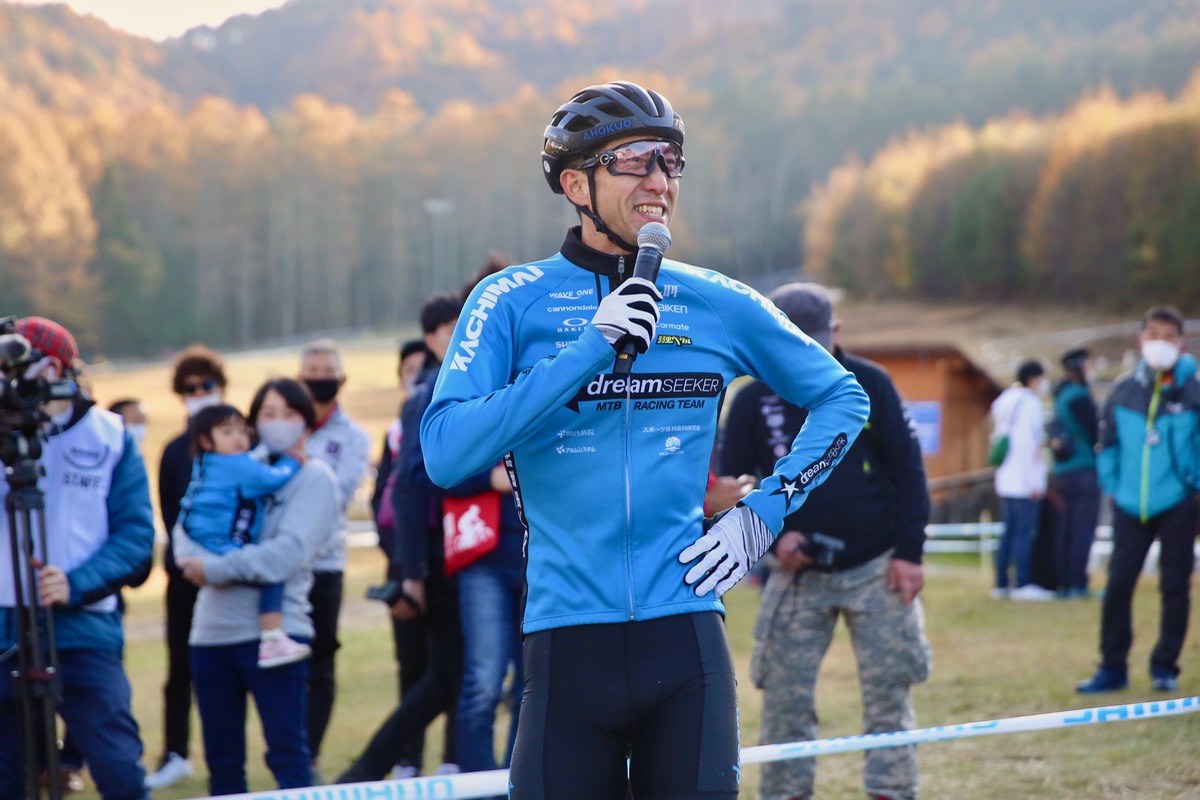 レース後インタビューに答える山本幸平(DREAM SEEKER MTB RACING TEAM)