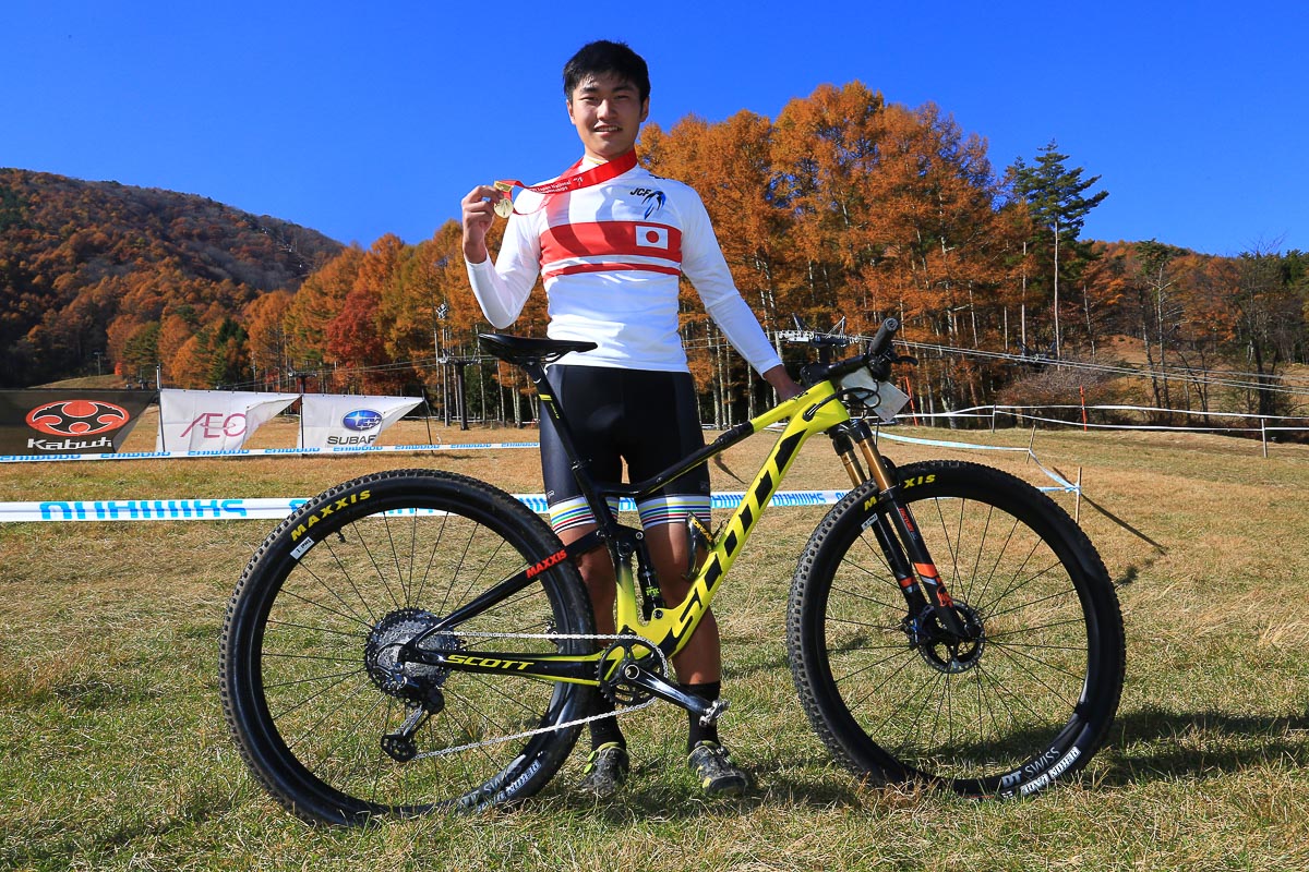 Men Junior 優勝の松本一成(Team SCOTT)