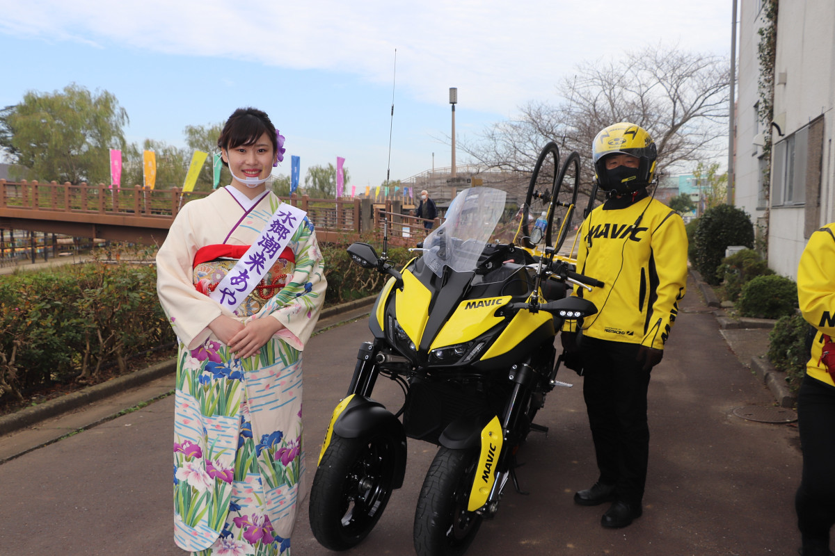 水郷潮来あやめ姫とマヴィックのモトバイク